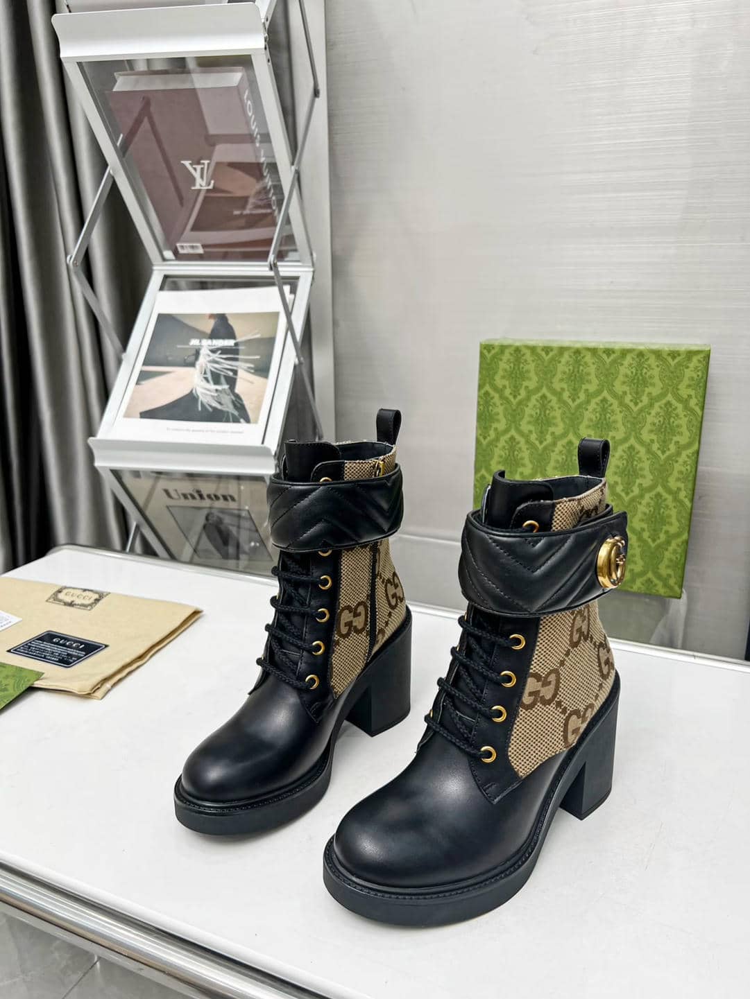 0033 Boots